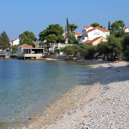 Apartments And Rooms By The Sea Sutivan, Brac - 2943 Екстериор снимка