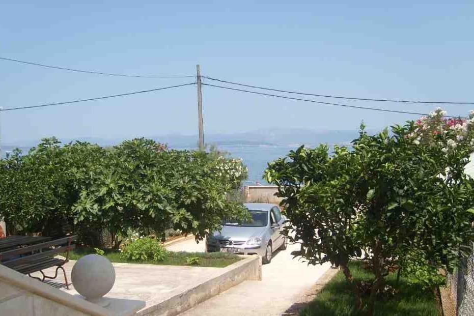 Apartments And Rooms By The Sea Sutivan, Brac - 2943 Екстериор снимка