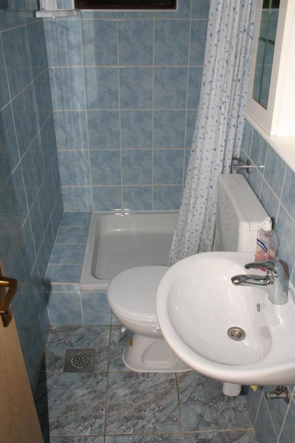 Apartments And Rooms By The Sea Sutivan, Brac - 2943 Екстериор снимка