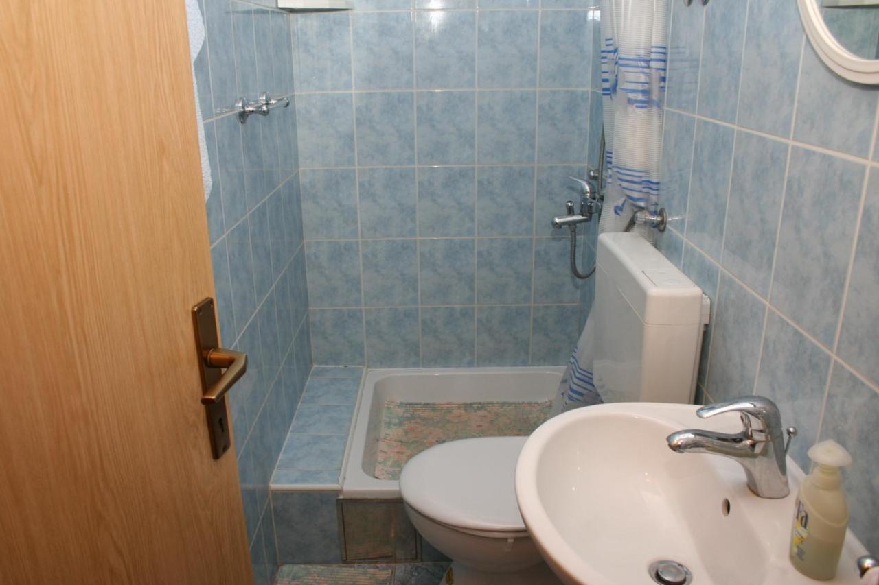 Apartments And Rooms By The Sea Sutivan, Brac - 2943 Екстериор снимка