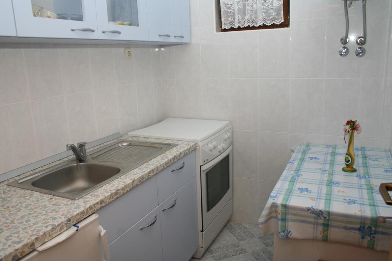 Apartments And Rooms By The Sea Sutivan, Brac - 2943 Екстериор снимка