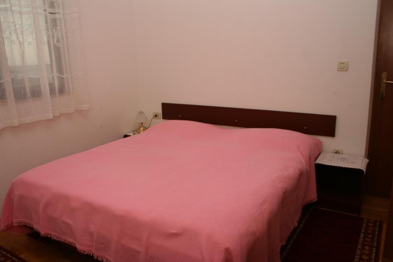 Apartments And Rooms By The Sea Sutivan, Brac - 2943 Екстериор снимка