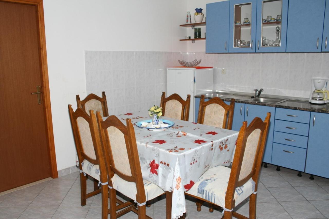 Apartments And Rooms By The Sea Sutivan, Brac - 2943 Екстериор снимка