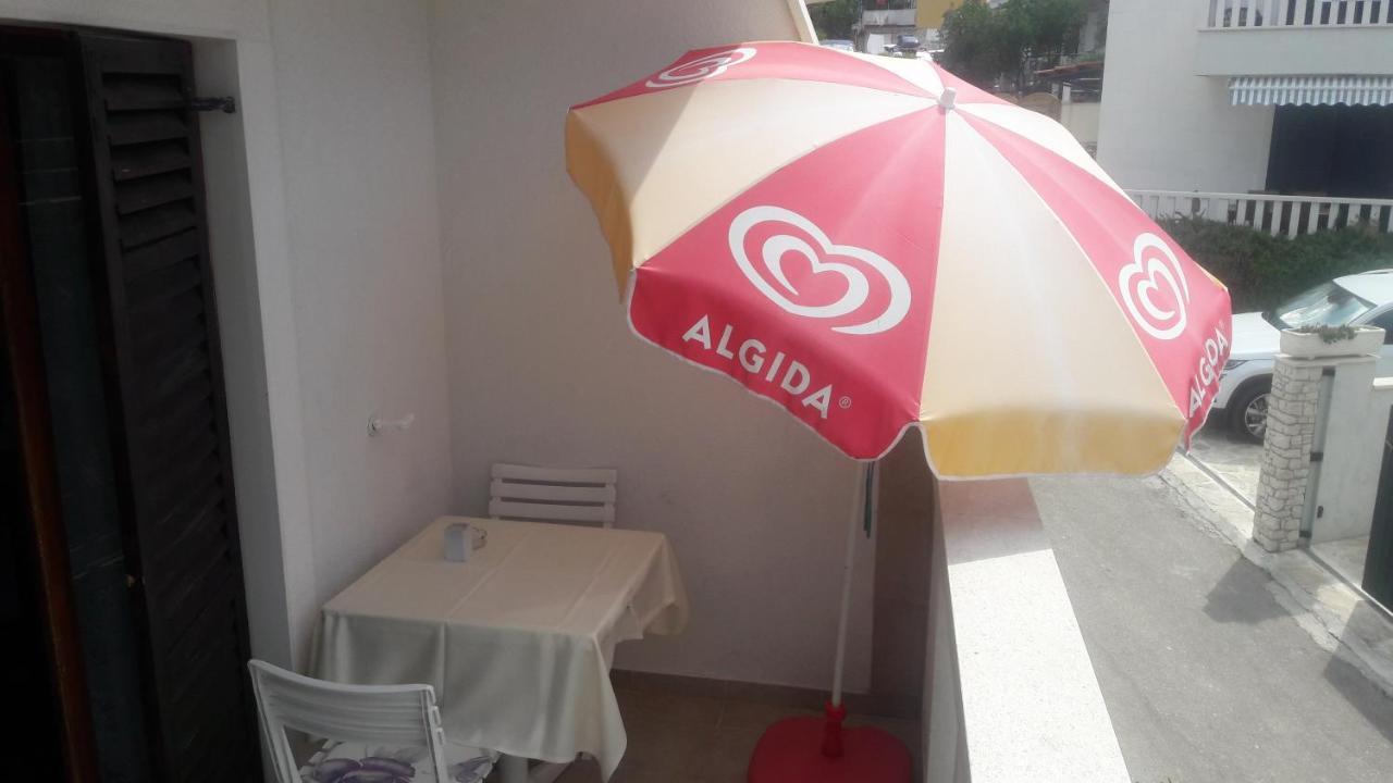 Apartments And Rooms By The Sea Sutivan, Brac - 2943 Екстериор снимка