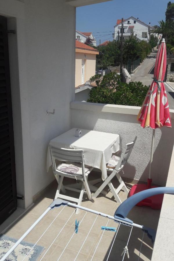 Apartments And Rooms By The Sea Sutivan, Brac - 2943 Екстериор снимка