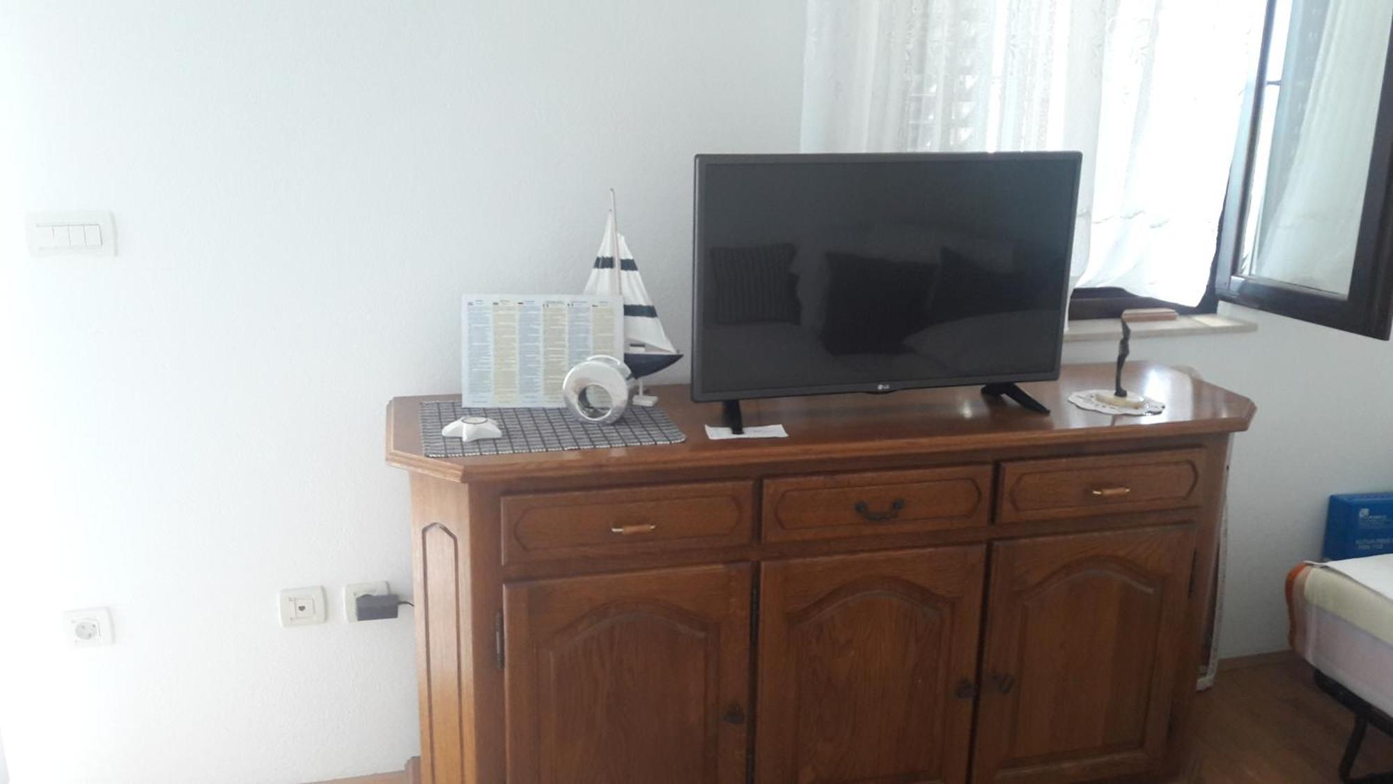 Apartments And Rooms By The Sea Sutivan, Brac - 2943 Стая снимка